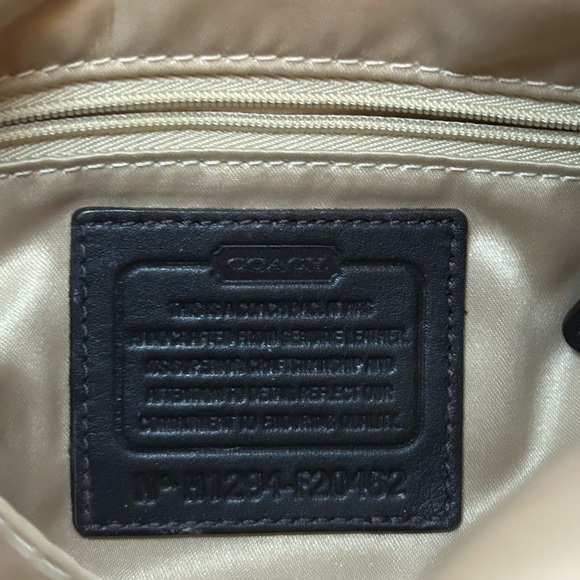 Vintage Leather Coach crossbody/shoulder bag - Picture 3 of 16